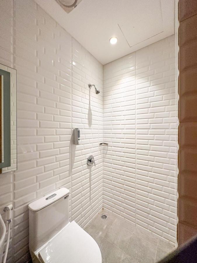Lugano Arte Homestay Jakarta Exterior photo