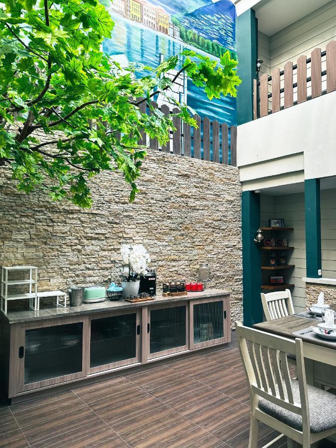 Lugano Arte Homestay Jakarta Exterior photo