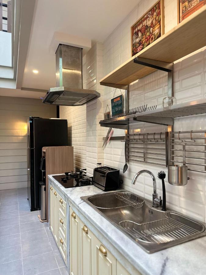 Lugano Arte Homestay Jakarta Exterior photo