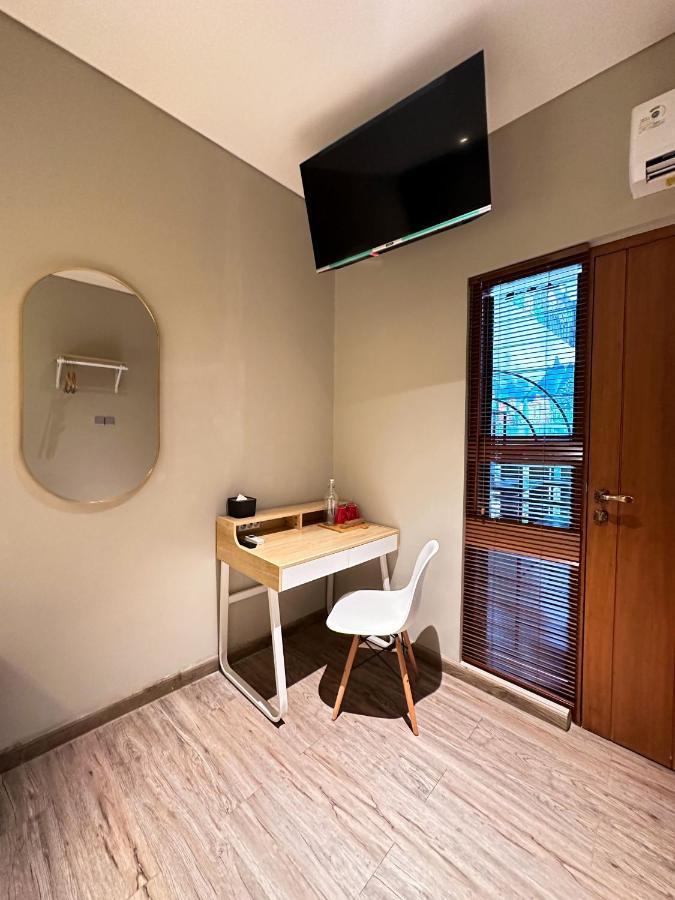 Lugano Arte Homestay Jakarta Exterior photo